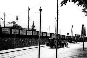Трамвай поблизу воріт Галицької крайової виставки. 1894 р